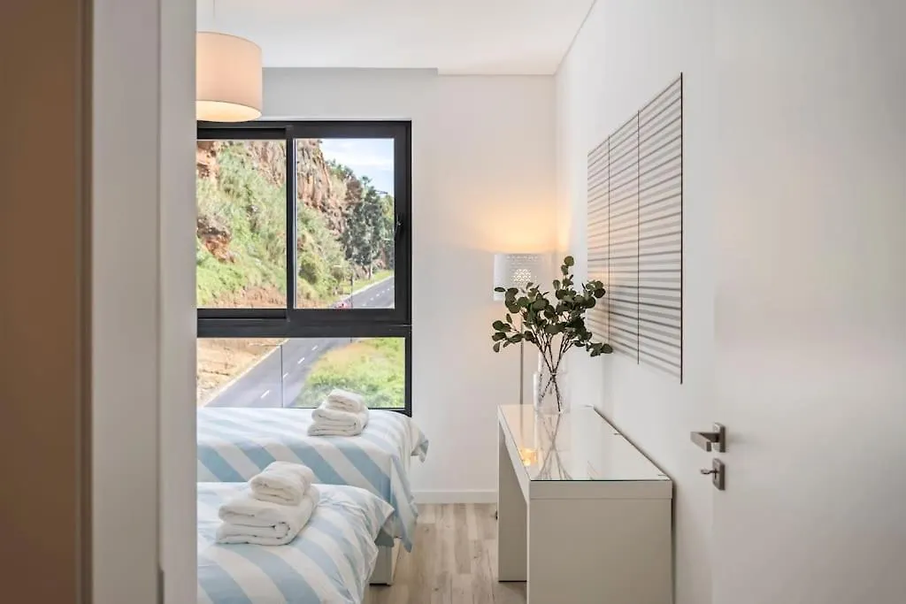 Central Location - With Pool Funchal  0*, Funchal (Madeira)